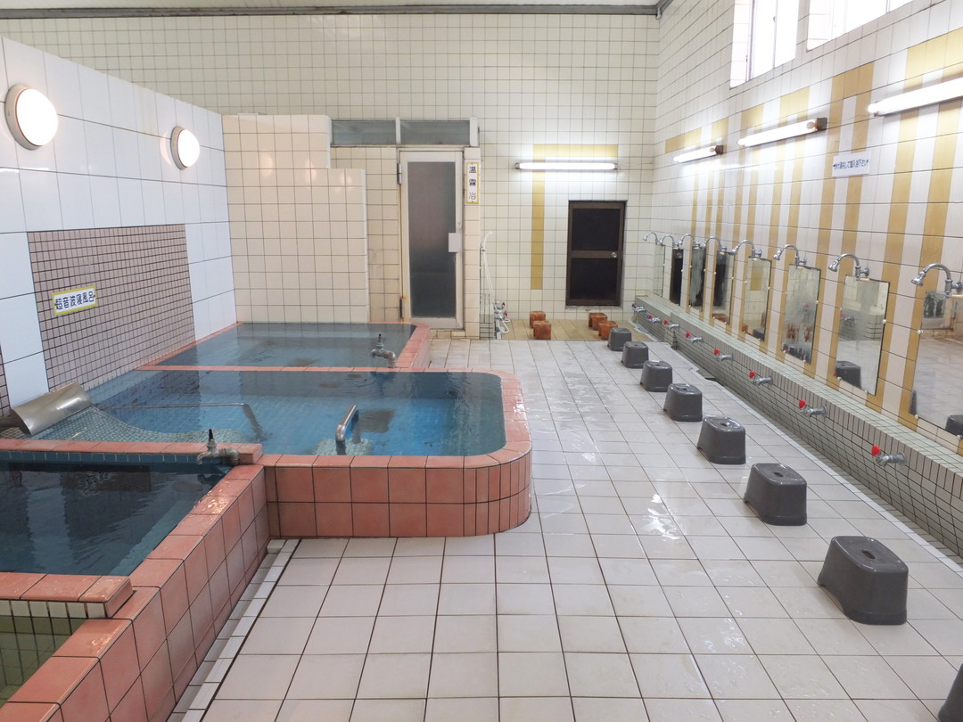 【中古】 全国駅前銭湯情報 ’９４～’９５/新日本企画/銭湯を愛する旅人の会 約100年続く“エモい”銭湯の一日 西日本豪雨にコロナ…危機を